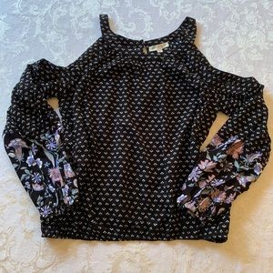 LOVE, FIRE Long Sleeve Cold Shoulder Top, Sz PS